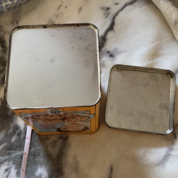 Collectable Nestle Cookie Tin - Picture 5 of 6